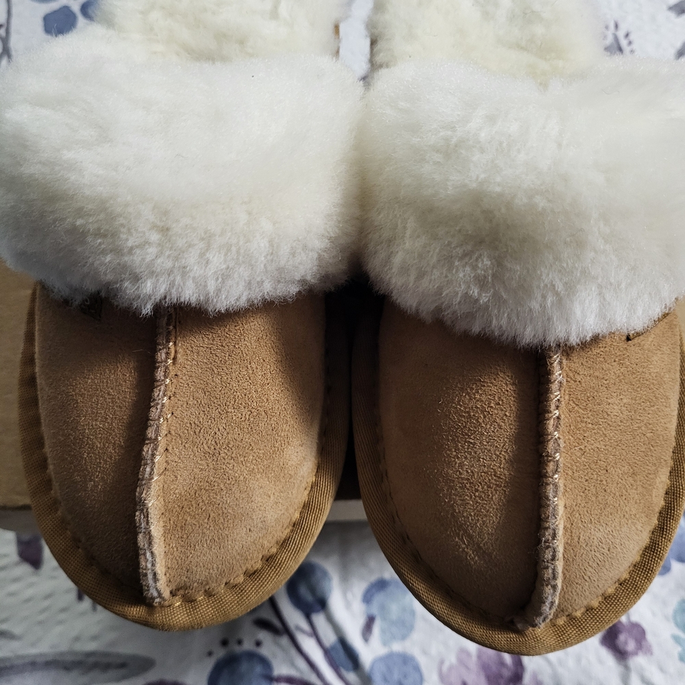 UGG Australia OZSHEPHERD Double Face Sheepskin Girls Slippers (Disquette) - Picture 8 of 11